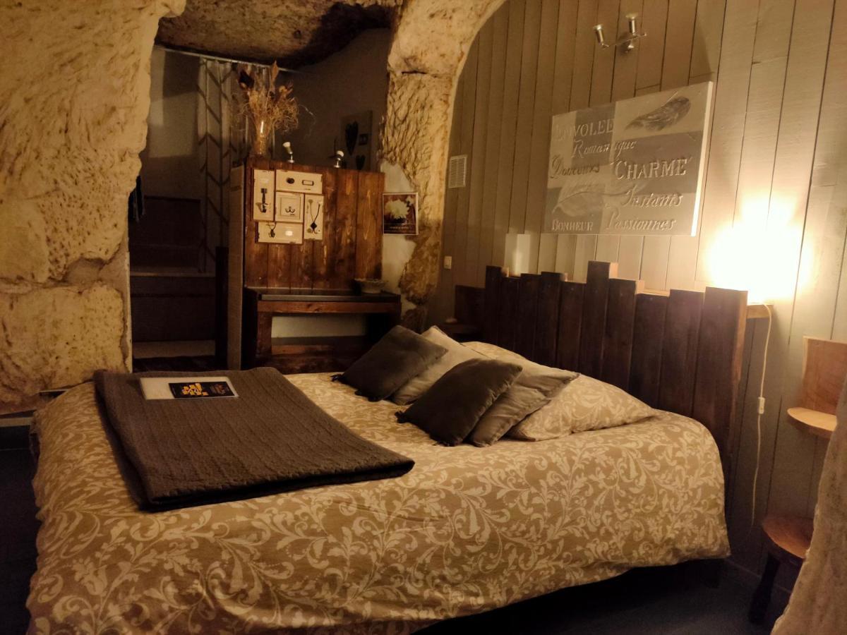ロシュ レ トログロ ドゥ ボーリュー Bed & Breakfast エクステリア 写真