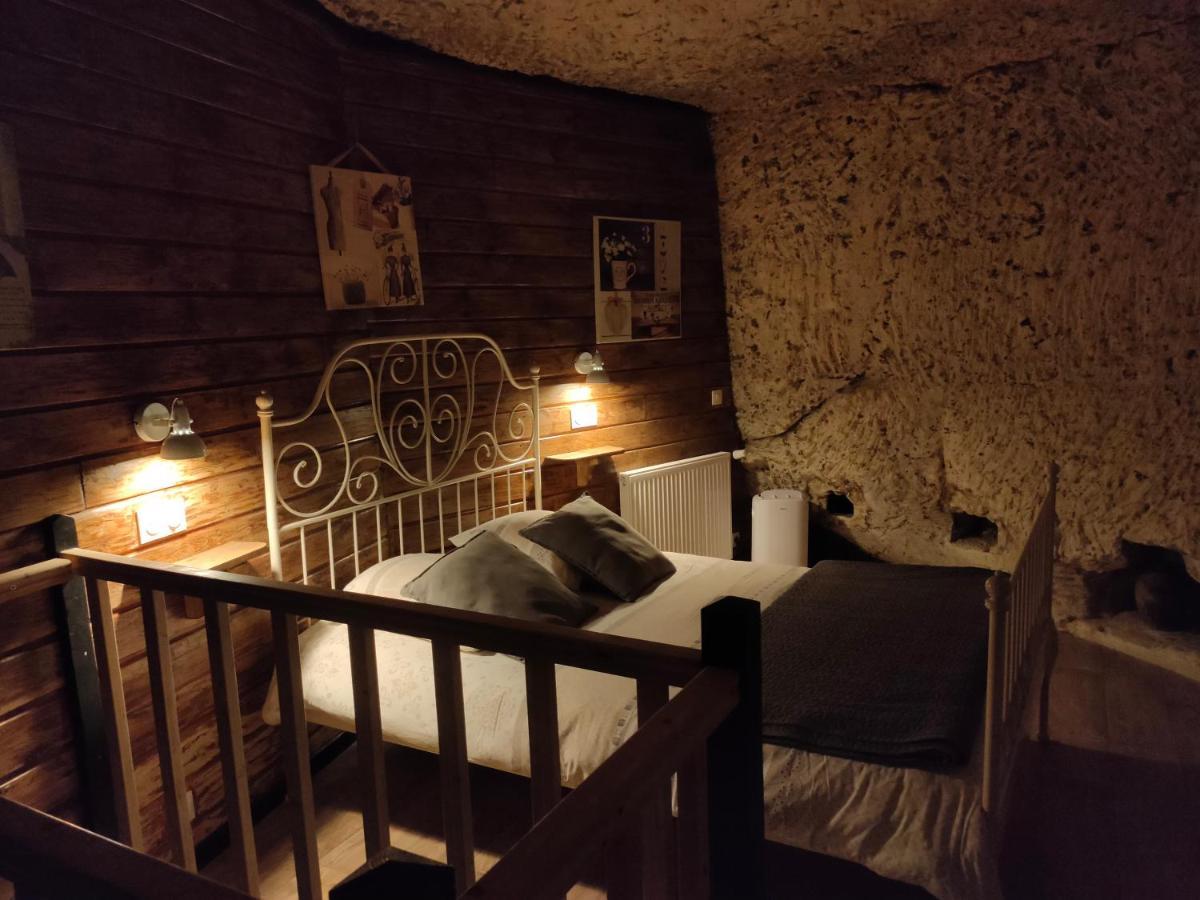 ロシュ レ トログロ ドゥ ボーリュー Bed & Breakfast エクステリア 写真